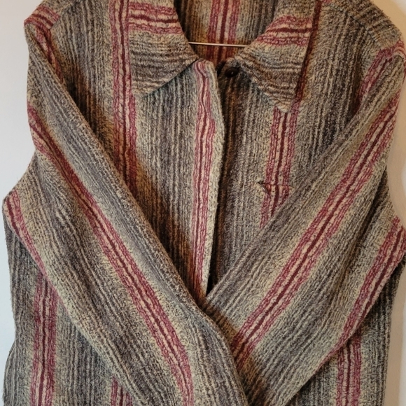 Tsunami Jacket Made in Canada Size XL - Picture 8 of 9